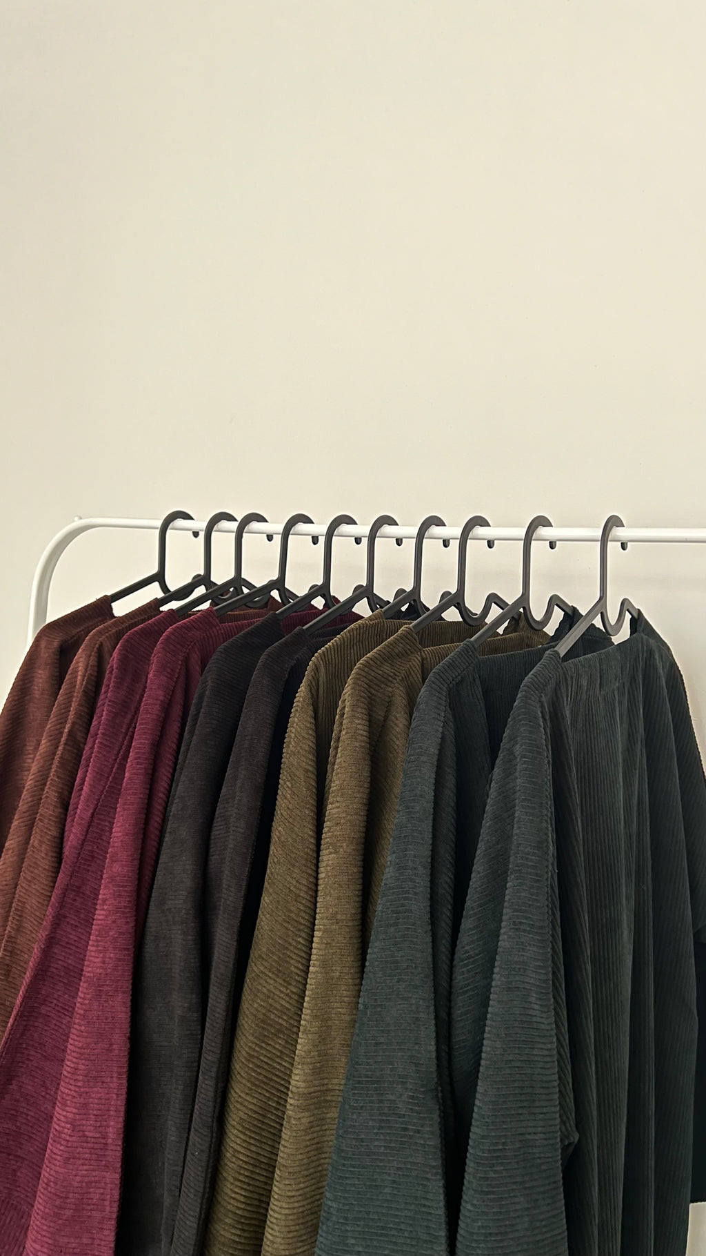 Open BLACK SANA Abaya | corduroy wave abaya | winter abaya |