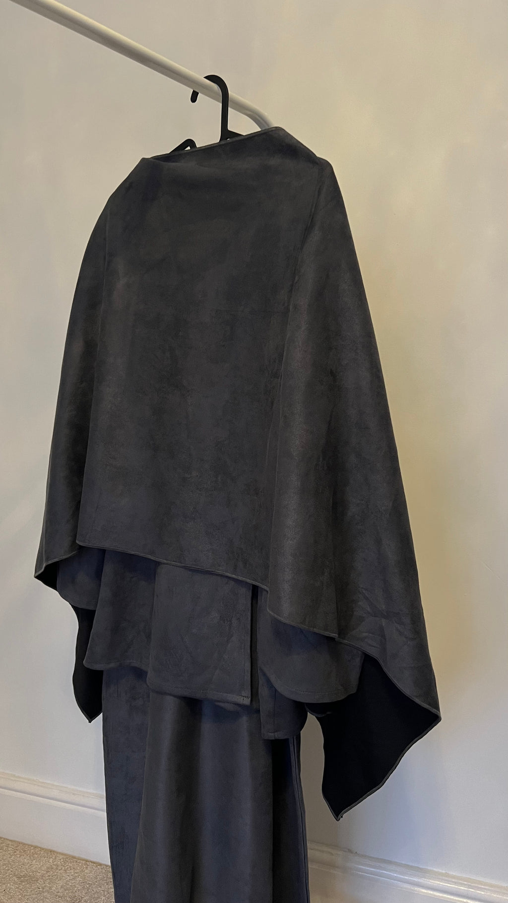 GREY MERA CAPE COORD